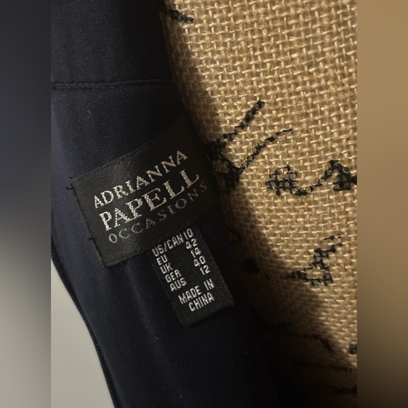 ADRIANA PAPELL Navy Blue Ruched Formal Length Evening Gown W/Broach Size 10. - Picture 10 of 10